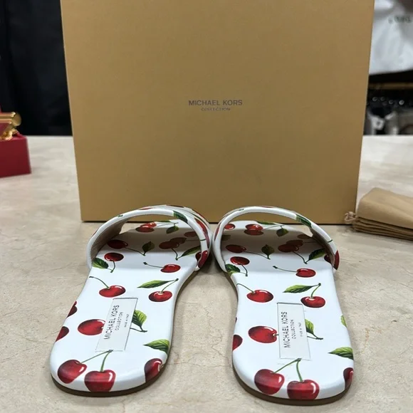 MICHAEL KORS COLLECTION DELPHINE RUNWAY PRINTED LEATHER SLIDES IN CHERRY US 8 - Picture 8 of 14